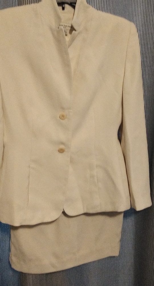 Amanda Smith Petite 2 piece suit